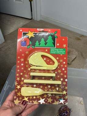 Vintage Worlds Best Gift Wrap Cutter Red Safe Easy Paper Wrapping & Couponing